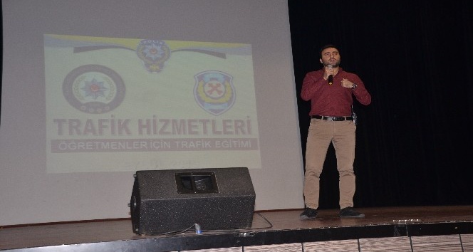 Emniyetten öğretmenlere seminer