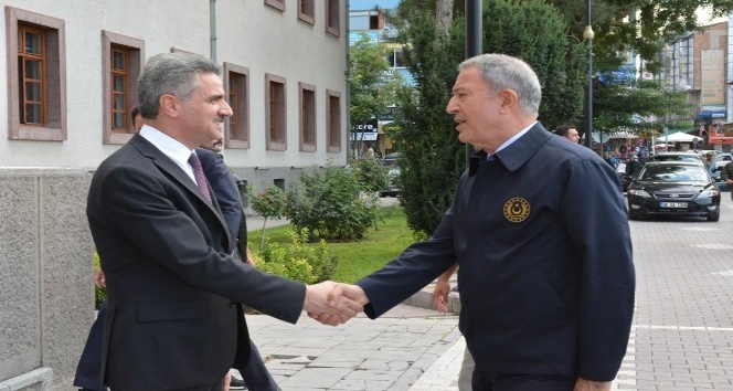 Milli Savunma Bakanı Akar’dan Malatya Valisi Baruş’a ziyaret
