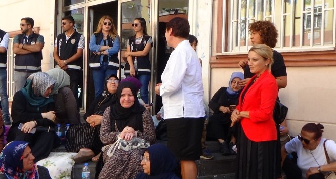 Cumhuriyet Kadınları Derneği’nden eylem yapan ailelere destek ziyareti