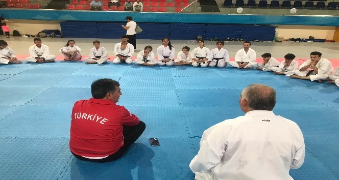 Murat Eskici, Karatecileri Ziyaret Etti
