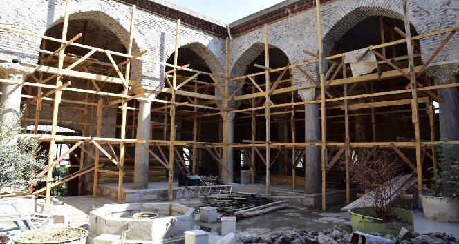 Tarihi Ulucami’de restorasyon devam ediyor