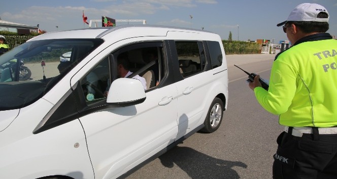 Balıkesir’de polis sürücülere alkol denetimi yaptı