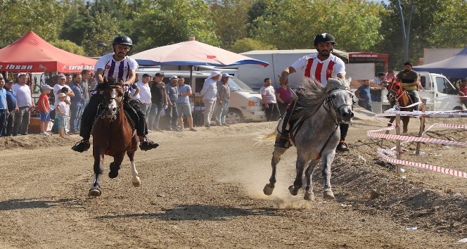 Turgutlu’da geleneksel Rahvan At Yarışı heyecanı yaşandı