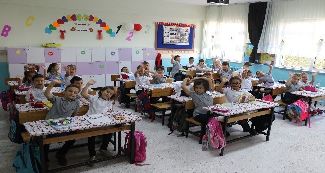 Edirne’de ilk ders zili çaldı, 55 bin 251 öğrenci ders başı yaptı
