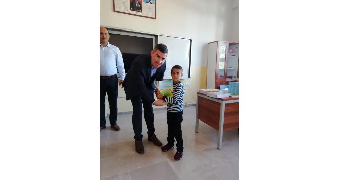 Ulaş’ta bin 234 öğrenciye ücretsiz kitaplarını teslim edildi