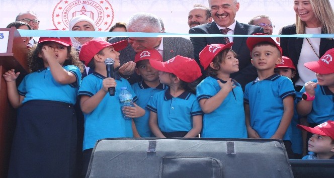 Erdoğan, Yıldırım ve öğrenci arasında esprili diyalog