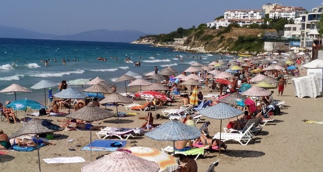 Okullar Açıldı, Plajlar Turistlere Kaldı