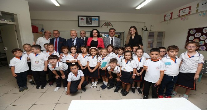 Başkan Erdem öğrencilerin heyecanını paylaştı