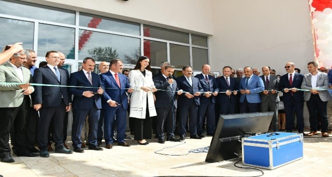 Samsun’daki okulun açılışına Cumhurbaşkanı canlı bağlandı