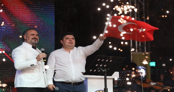 Başkan Kılıç ve Hakan Aysev’den 9 Eylül düeti