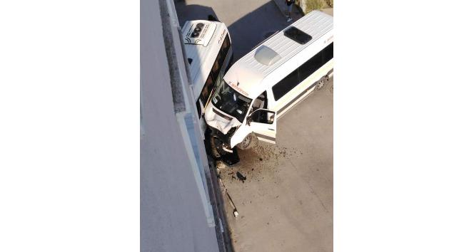 Bursa’da öğrenci servisi kaza yaptı: 4 yaralı