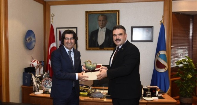 Ziraat Bankası Genel Müdür Yardımcısı Alpaslan Çakar, Rektör Çomaklı’yı ziyaret etti