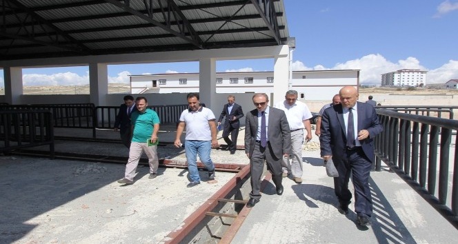 Vali Epcim ve Başkan Pekmezci belediye yatırımlarını inceledi