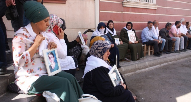 Annelerin HDP önündeki oturma eylemi 10&#039;uncu gününde
