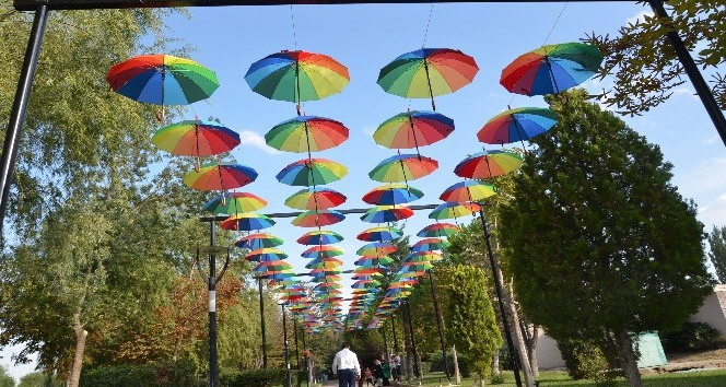 Gülşehir’de şemsiyeli sokak büyük ilgi görüyor