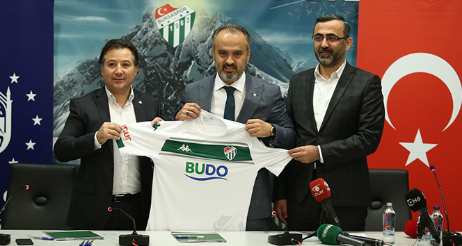 Bursasapor, BUDO ile 3,5 milyon liralık forma göğüs sponsorluğu imzaladı
