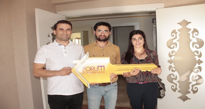 Forum Diyarbakır AVM nişanlı çiftin ev hayalini gerçeğe dönüştürdü