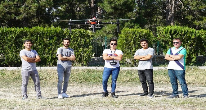 Üniversite öğrencileri kendi yaptıkları drone ile yarışmaya katılacak