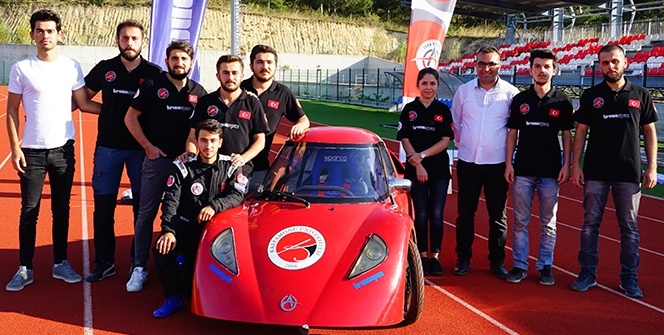 Öğrenciler, kafede boş oturmaktan sıkıldı 1 TL ile 100 kilometre gidebilen araç üretti