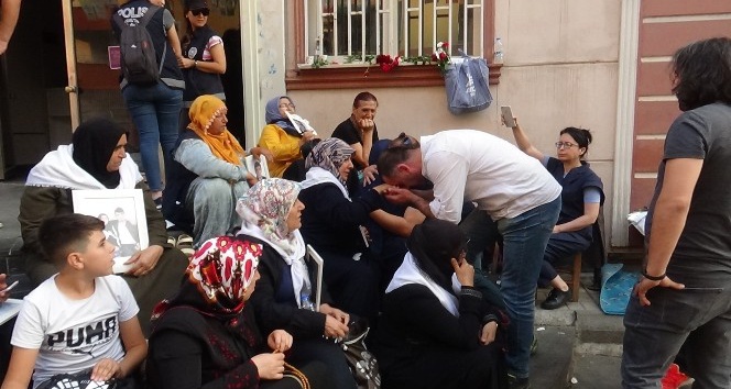 Asker Sedat Sorgun’un arkadaşları da oturma eylemine desteğe geldi