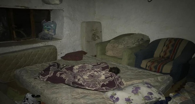 Harabe evde kalan 7 kişilik aileye valilik sahip çıktı