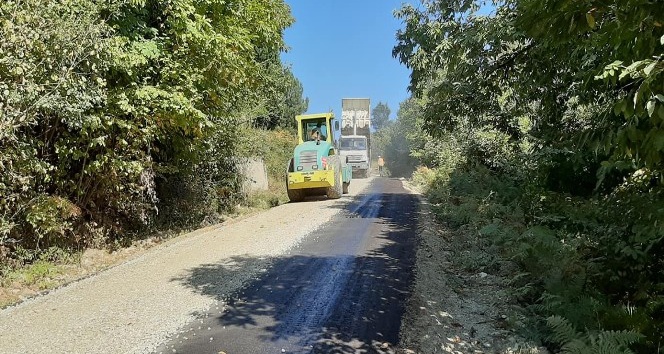 Türkeli’nin köylerinde asfalt çalışmaları sürüyor