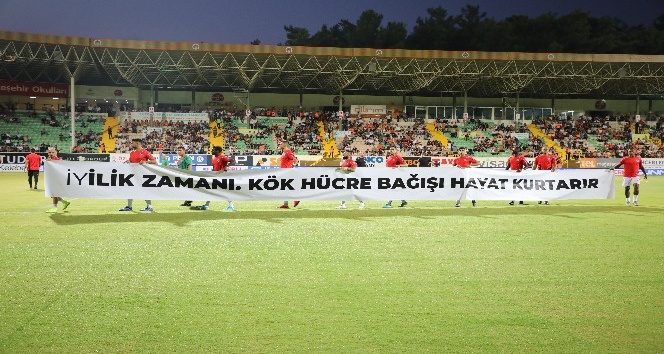 Süper Lig: Aytemiz Alanyaspor: 1- Fenerbahçe: 1 (İlk yarı)