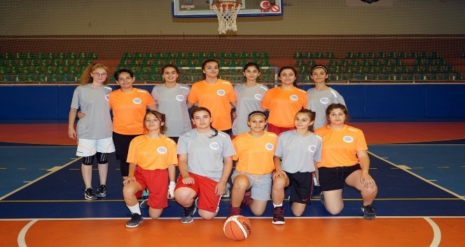 Mahalleler arası gençler basketbol ve futbol turnuvaları başladı