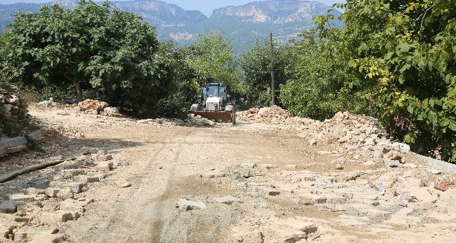 Erdemli’de afetin yaraları sarılıyor