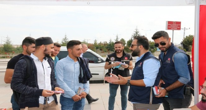 Nevşehir Emniyetinden NEVÜ öğrencilerine ‘Hoş Geldin’ standı