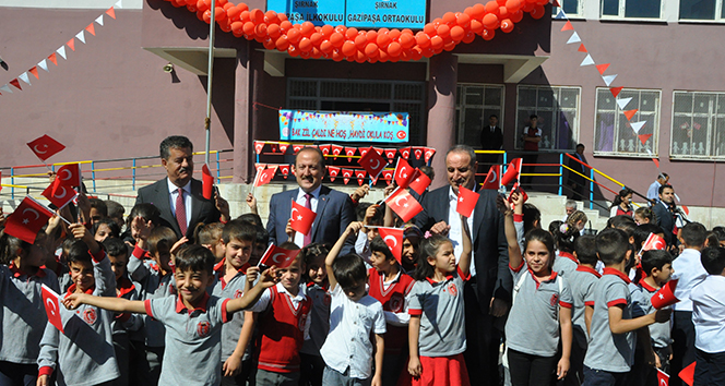 Şırnak&#039;da terör örgütünün zarar verdiği 70 okul onarıldı