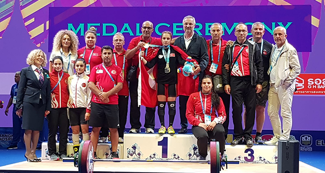 Milli halterci Şaziye Erdoğan, Dünya şampiyonu