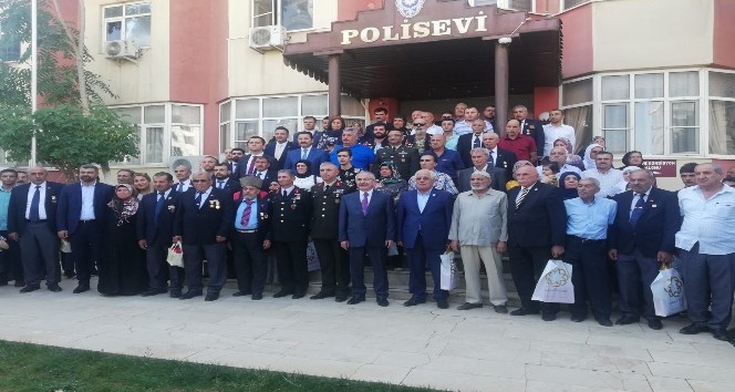 Mardin’de gaziler ve şehit yakınları yemekte bir araya geldi