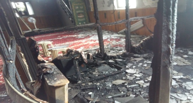 Tokat’ta, yangında hasar gören camide çalışma başlatıldı