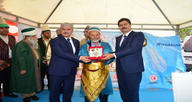 Vali Akın, Kırşehir il Ahi’sini ödüllendirdi
