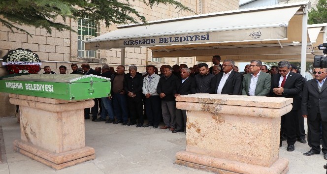 Neşet Ertaş’ın kardeşi Ayşe Garip son yolculuğuna uğurlandı