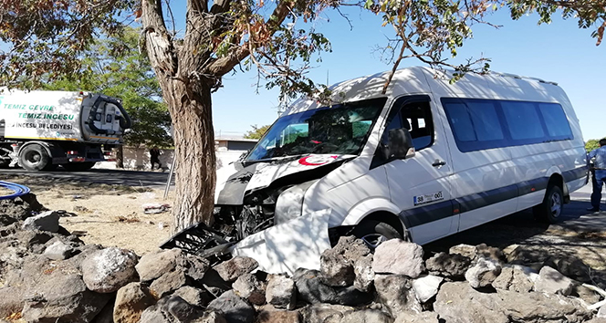 Kayseri’de minibüs ile otomobil çarpıştı: 5 yaralı