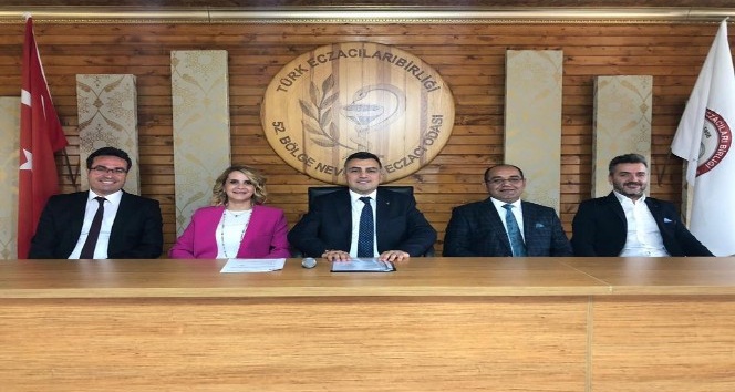 Nevşehir Eczacılar Odası başkanı Tansu Dörtkol güven tazeledi