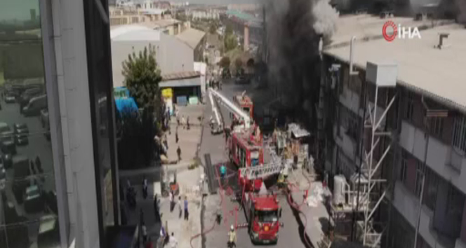 Başakşehir&#039;de bir fabrikada yangın!