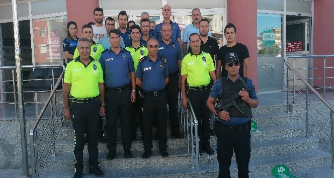 Emniyet Müdürü Mehmet Akbıyık, emniyet personeliyle vedalaştı.