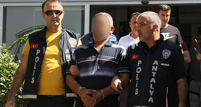 Antalya&#039;da baltalı gaspçı tutuklandı