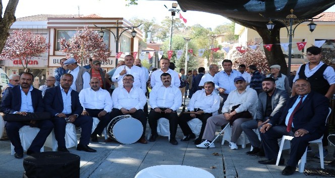 Kırşehir’de, cadde ve sokaklarda Neşet Ertaş türküleri seslendiriliyor