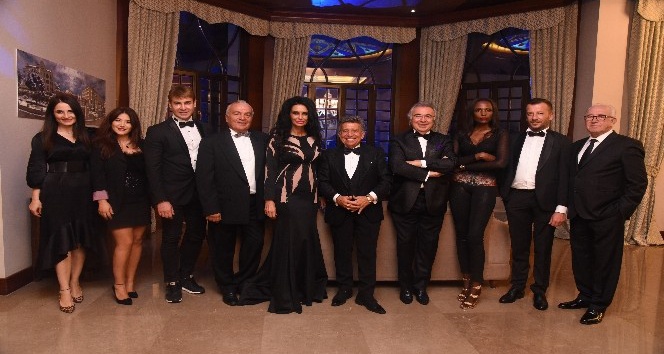 Bursa Fashion Week’ten renkli ‘merhaba’