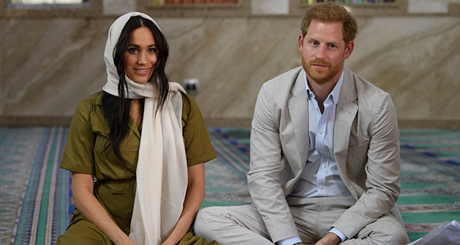 Prens Harry ve Meghan Markle’dan cami ziyareti