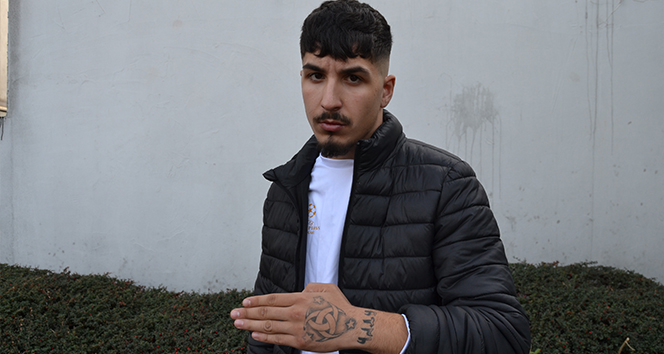 Elinde Türk bayrağı dövmesi bulunan Türk genci okula alınmıyor