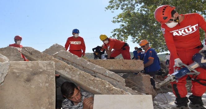 Bingöl’de 310 personelle gerçeği aratmayan deprem tatbikatı