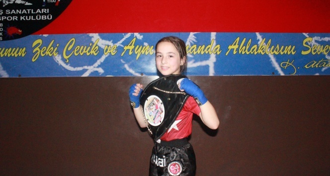 Tek yumruğuyla Türkiye şampiyonu oldu