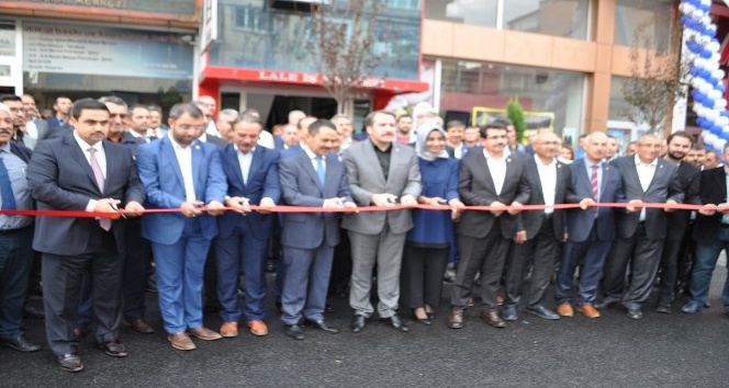 Memur-Sen Genel Başkanı Yalçın: “Milletin arabasıyla vandalist bir sendikacılık yapmadık”