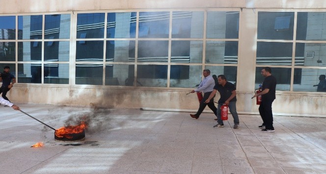 Siirt Devlet Hastanesinde yangın tatbikatı gerçeği aratmadı