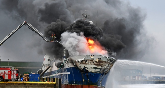 Norveç'te 200 bin litre yakıt bulunan Rus gemisi yandı